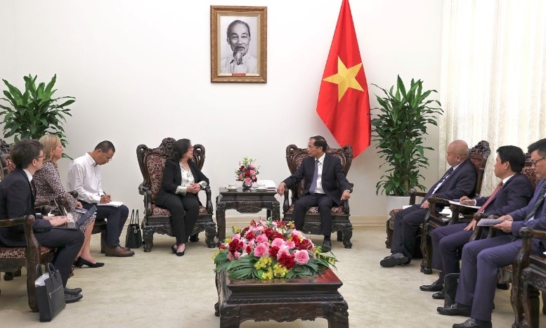 Vietnam desires stronger partnership with World Bank